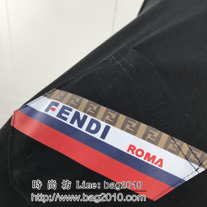 FENDI芬迪 x FLE19早春聯名款 口袋印花 黑色短袖 簡約的一款短T 高版本男女同款 ydi2538